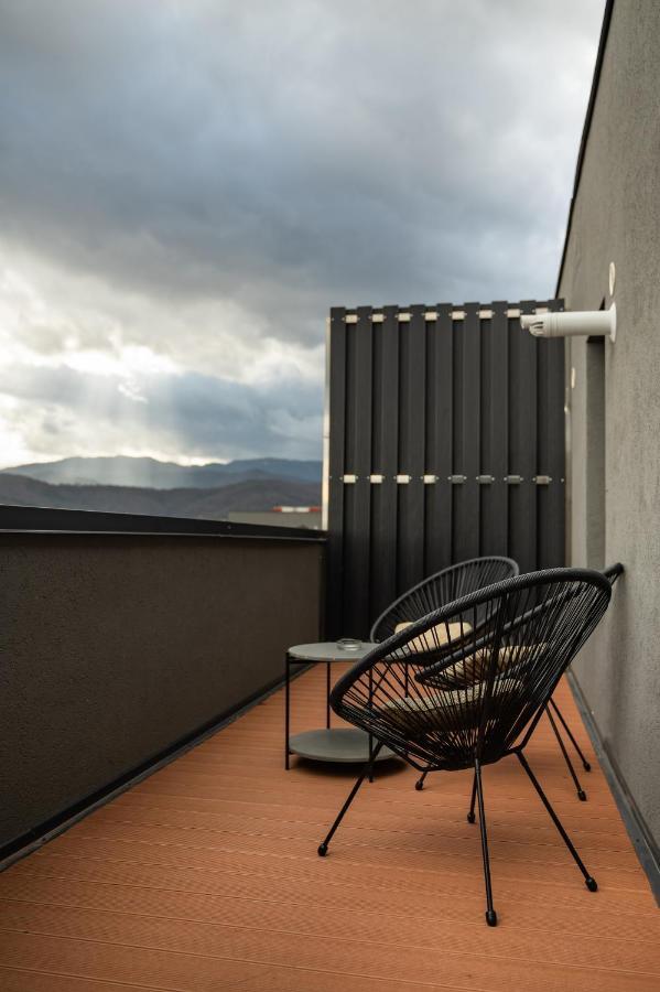 Milano Studio With Terrace And Panoramic View Brasov Bagian luar foto