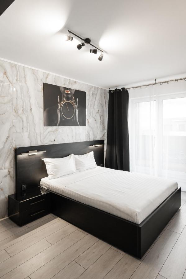 Skylark - Milano Studio With Terrace And Panoramic View Brasov Bagian luar foto